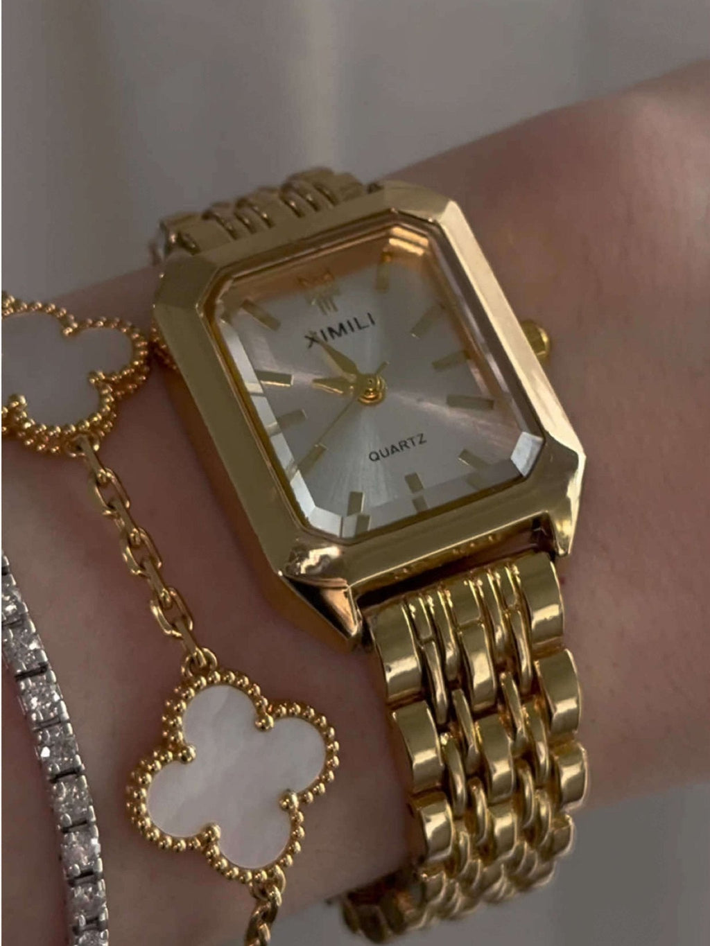 NOVA | Montre bracelet dorée pour femme – Montre élégante à cadran carré