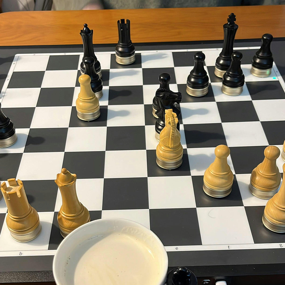 Advanced Robotic Chessboard With Wooden Pieces And Automated Opponent Movement - Image 4