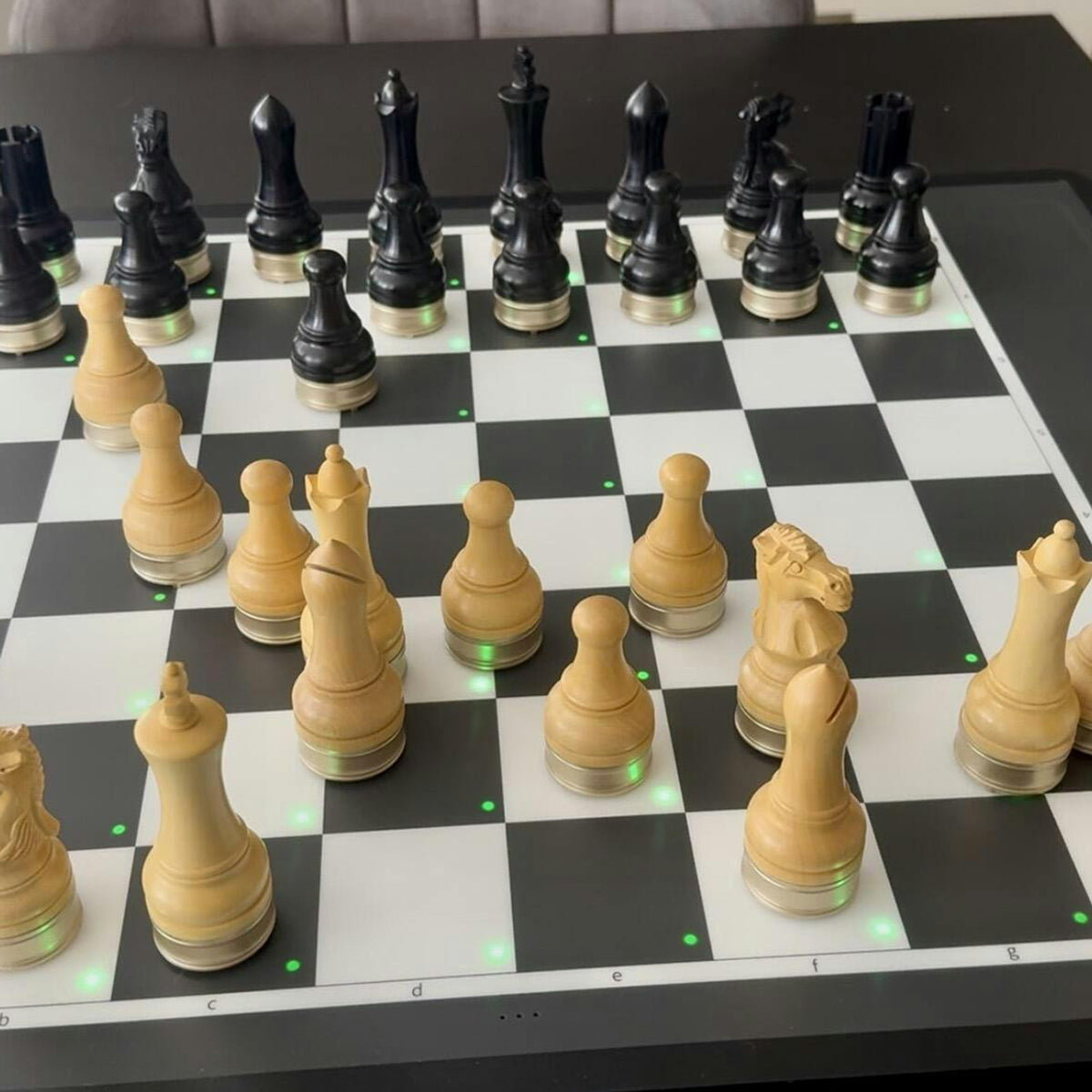 Advanced Robotic Chessboard With Wooden Pieces And Automated Opponent Movement - Image 5