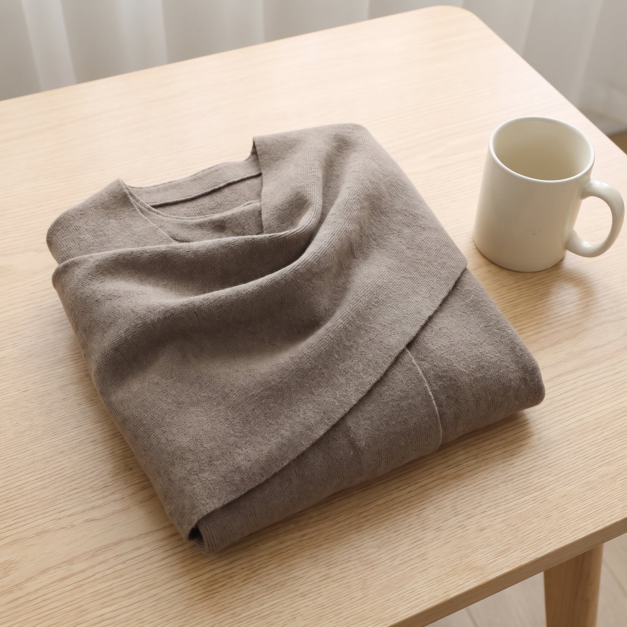 Asymmetric Collar Cardigan with Layering Relaxed Silhouette - scale