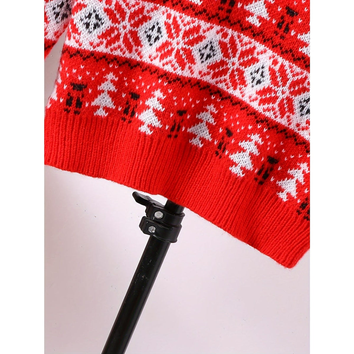 Christmas Sweater with Ribbed Nordic Pattern and Round Neckline - Image 7