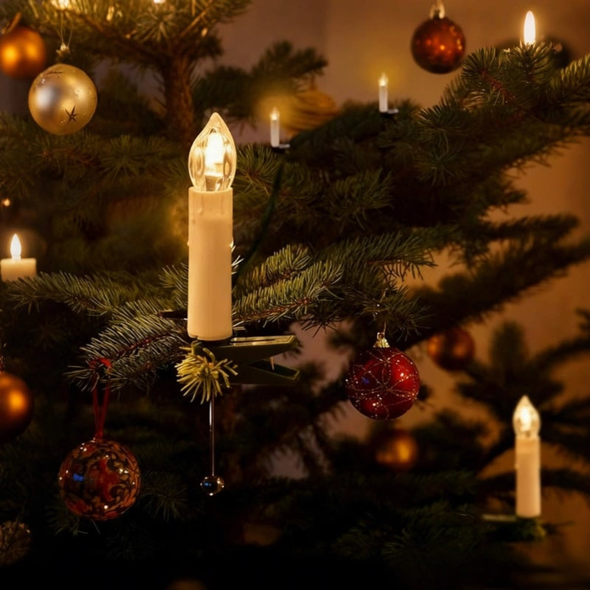 Clip On Christmas Candles With Flickering LED Light - Image 1