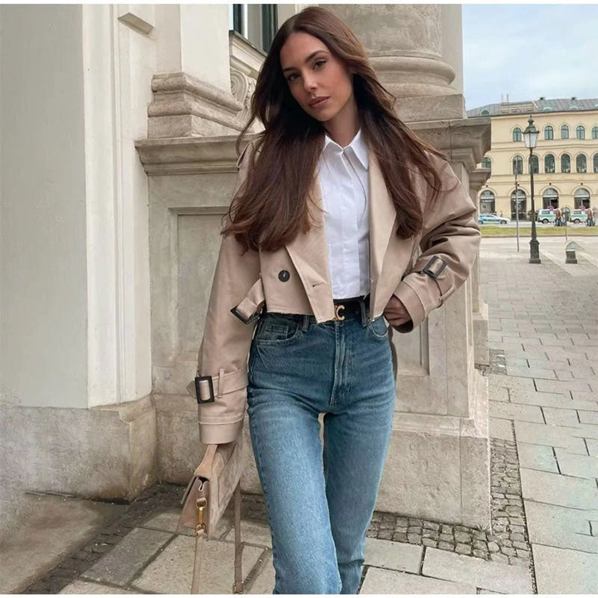 Cropped Trench Coat with Relaxed Fit and Lapel Collar - Image 3