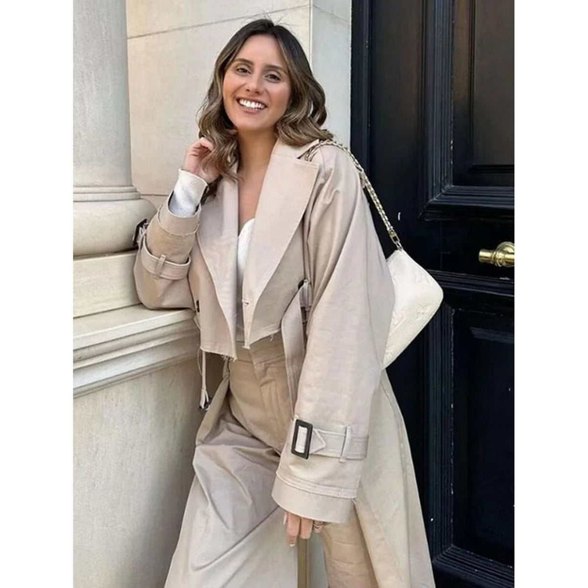 Cropped Trench Coat with Relaxed Fit and Lapel Collar - Image 4