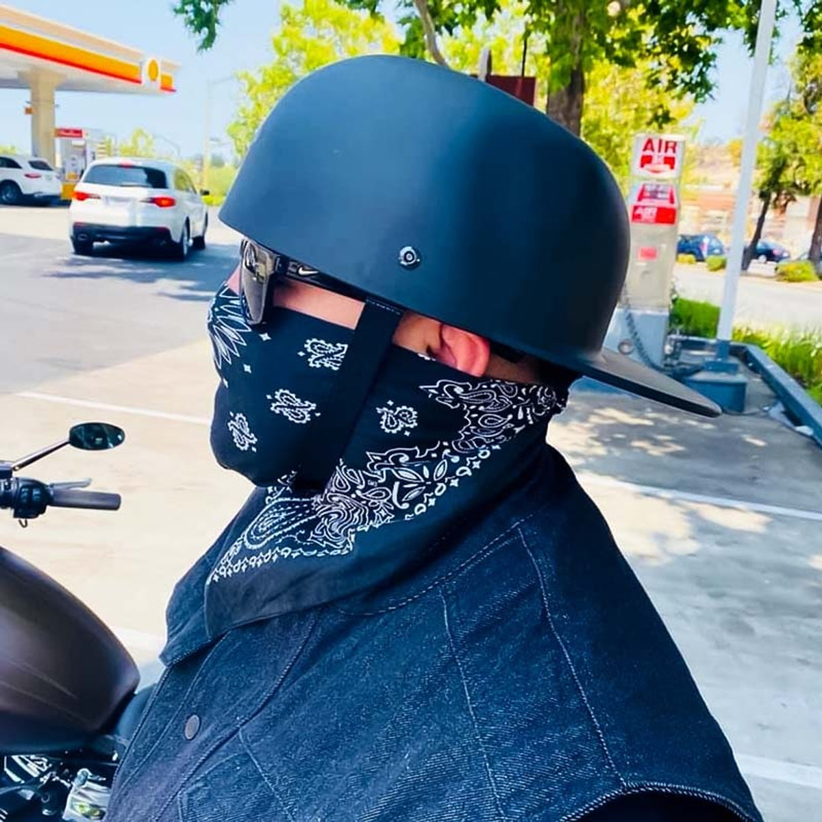 Dot Approved Motorcycle Helmet With Classic Cap Style - Image 2