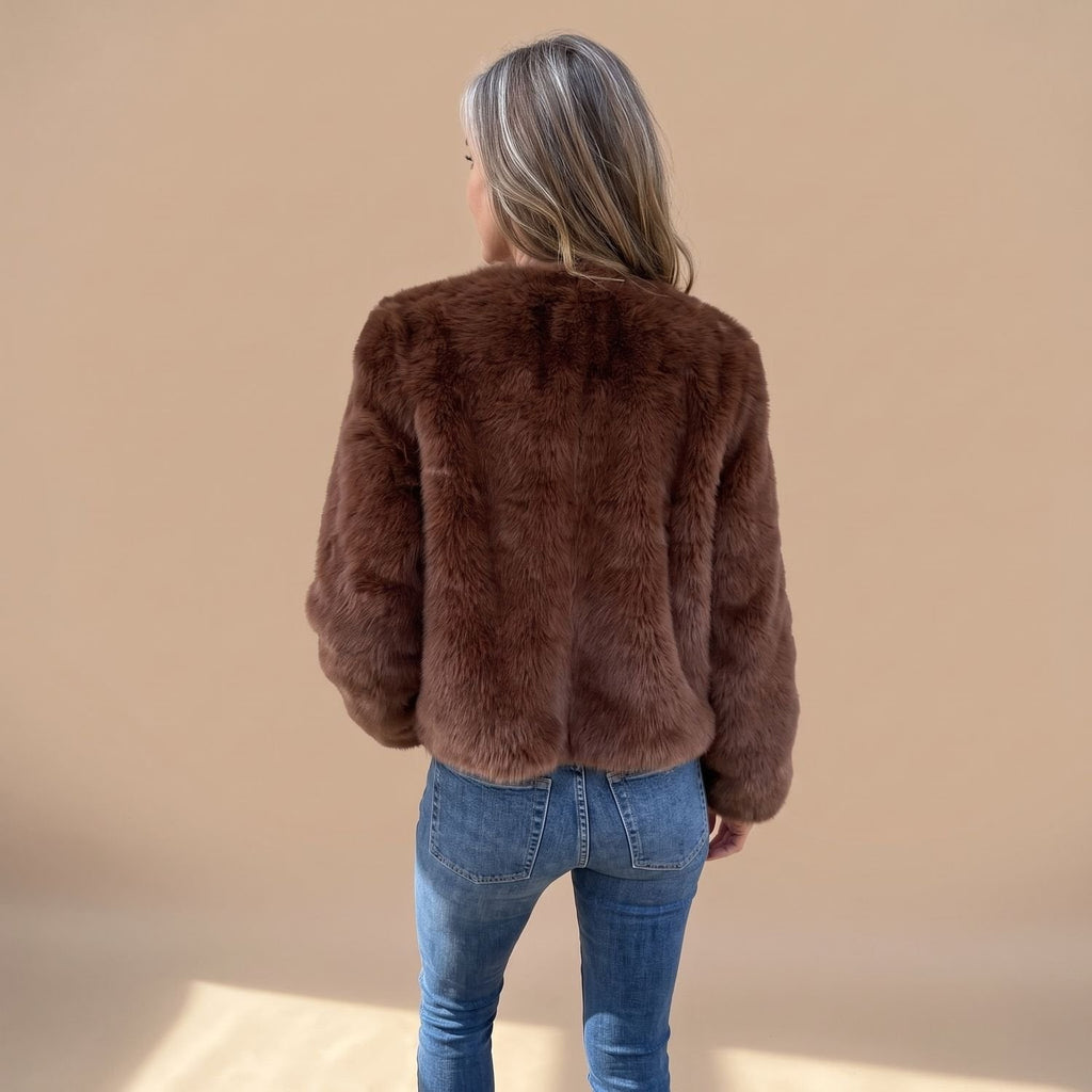 Fur Coat with Cropped Jacket Fit and Zip-Up Front - Image 7