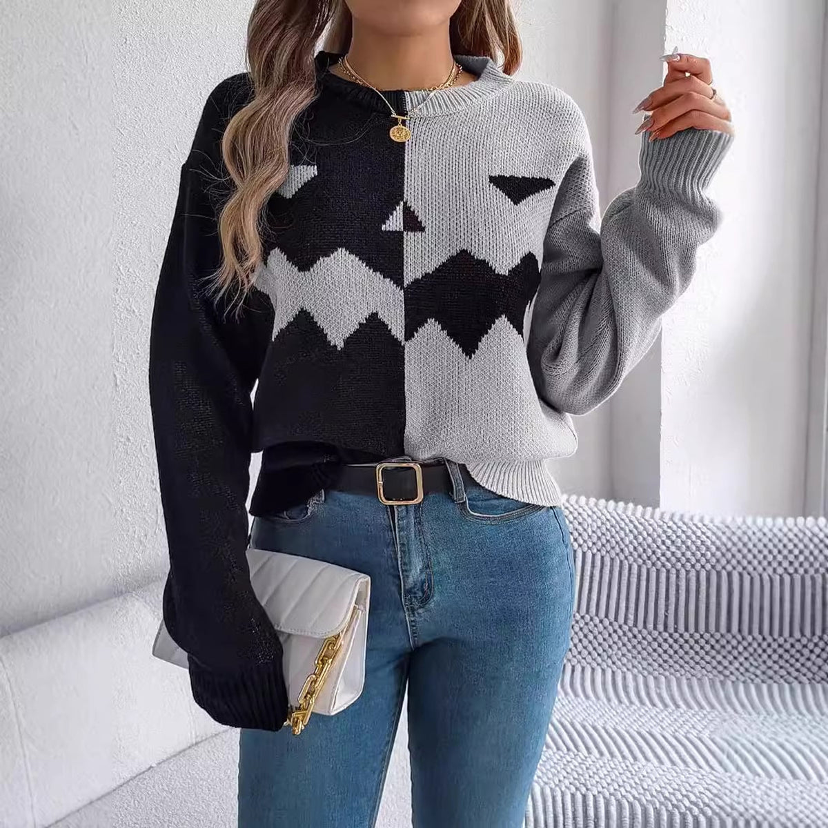 Halloween Sweater with Relaxed Knitted Pullover and Contrast Color - Image 2