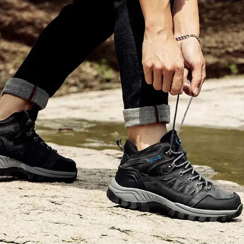 Hiking Boots with Secure High-Top Fit and Rugged Outsole - Image 5