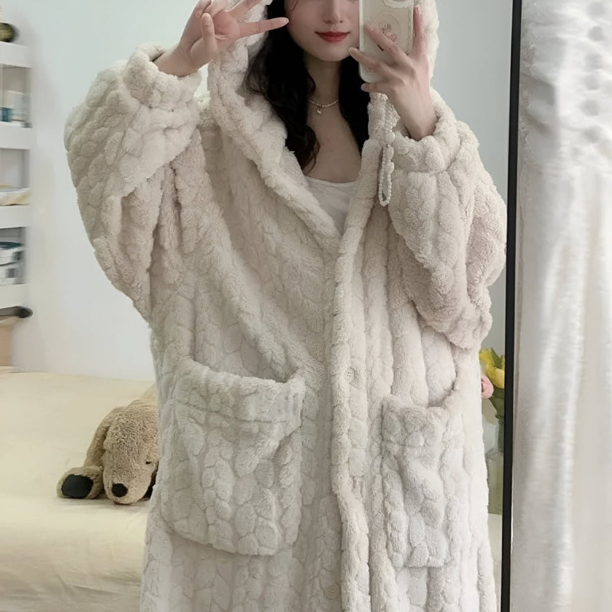 Hooded Bathrobe with Practical Pockets and Long Sleeves - Image 3