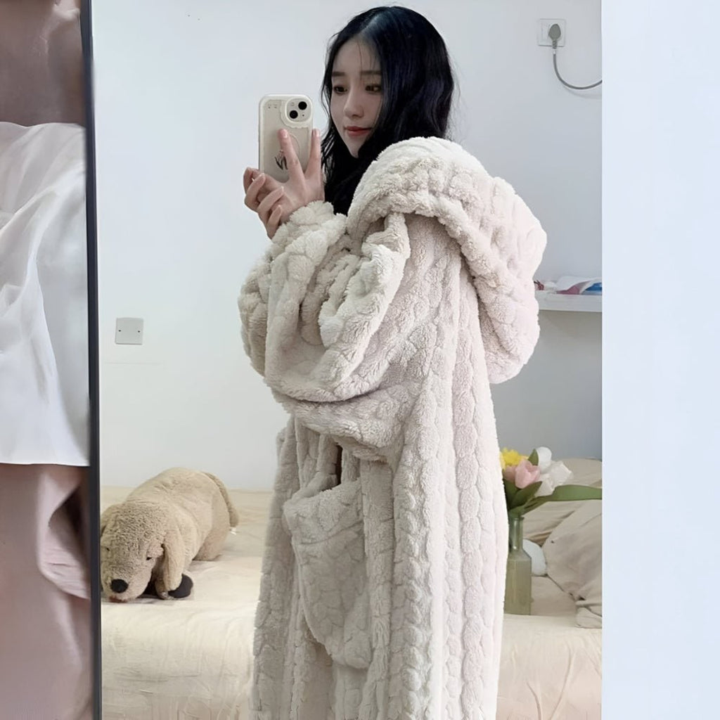 Hooded Bathrobe with Practical Pockets and Long Sleeves - Image 5