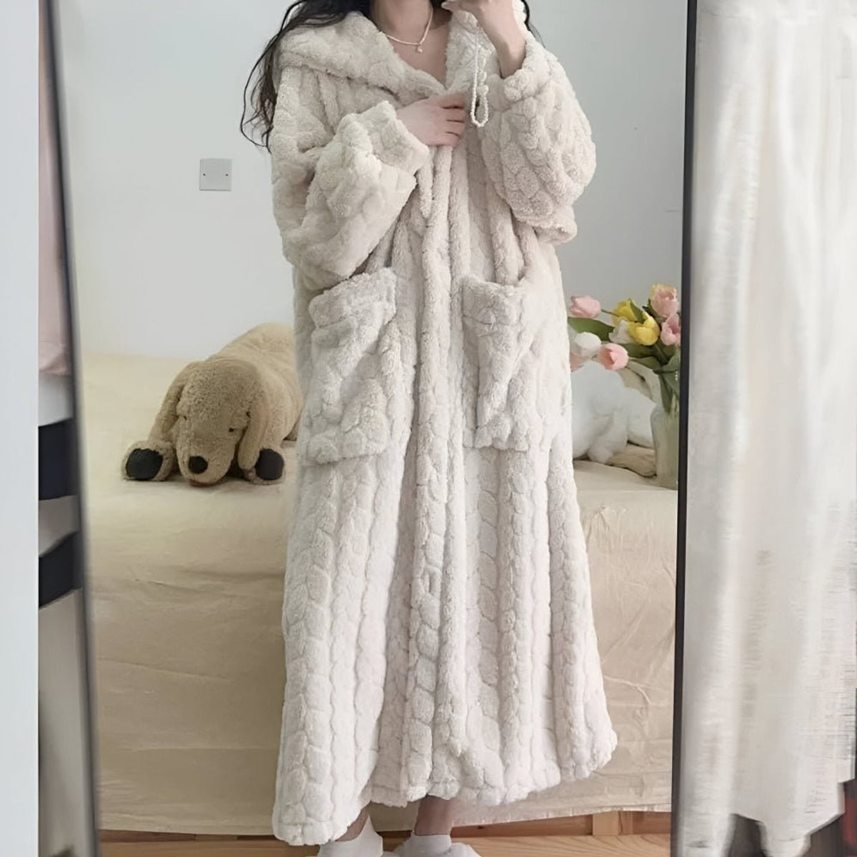Hooded Bathrobe with Practical Pockets and Long Sleeves - Image 6