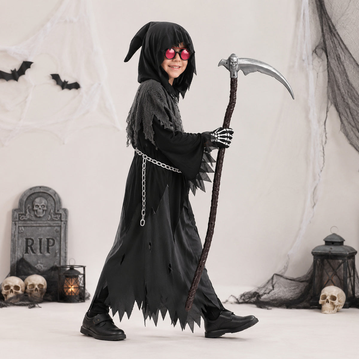 Kids' Halloween Grim Reaper Costume Hooded Robe Set With Glowing Eyes And Gloves - Image 2