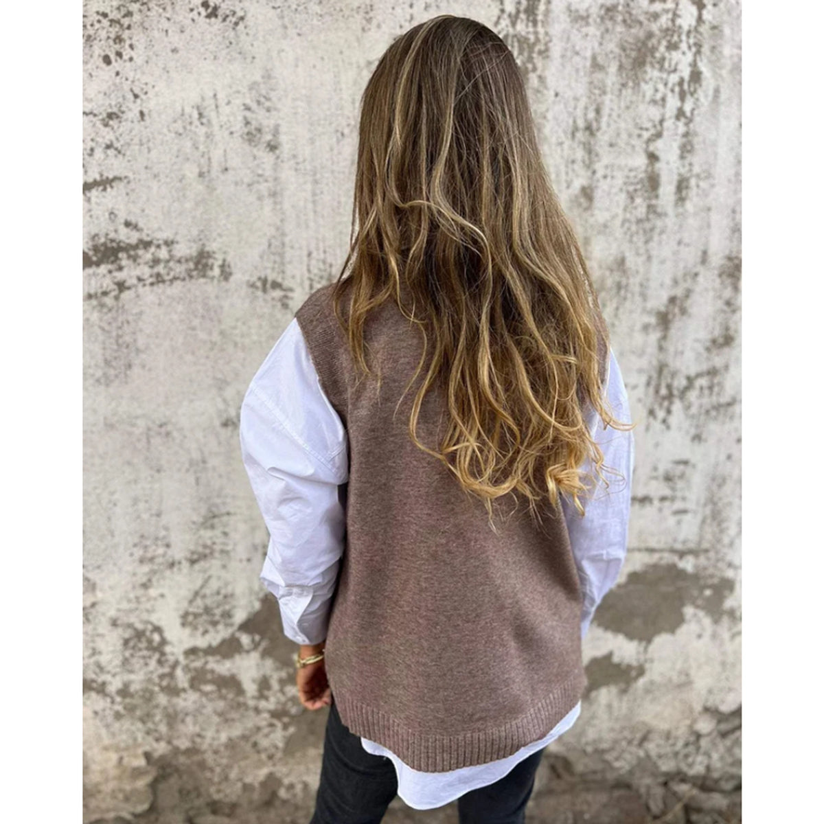 Knit Vest with V-Neck Cardigan Design and Sleeveless Fit - Image 2
