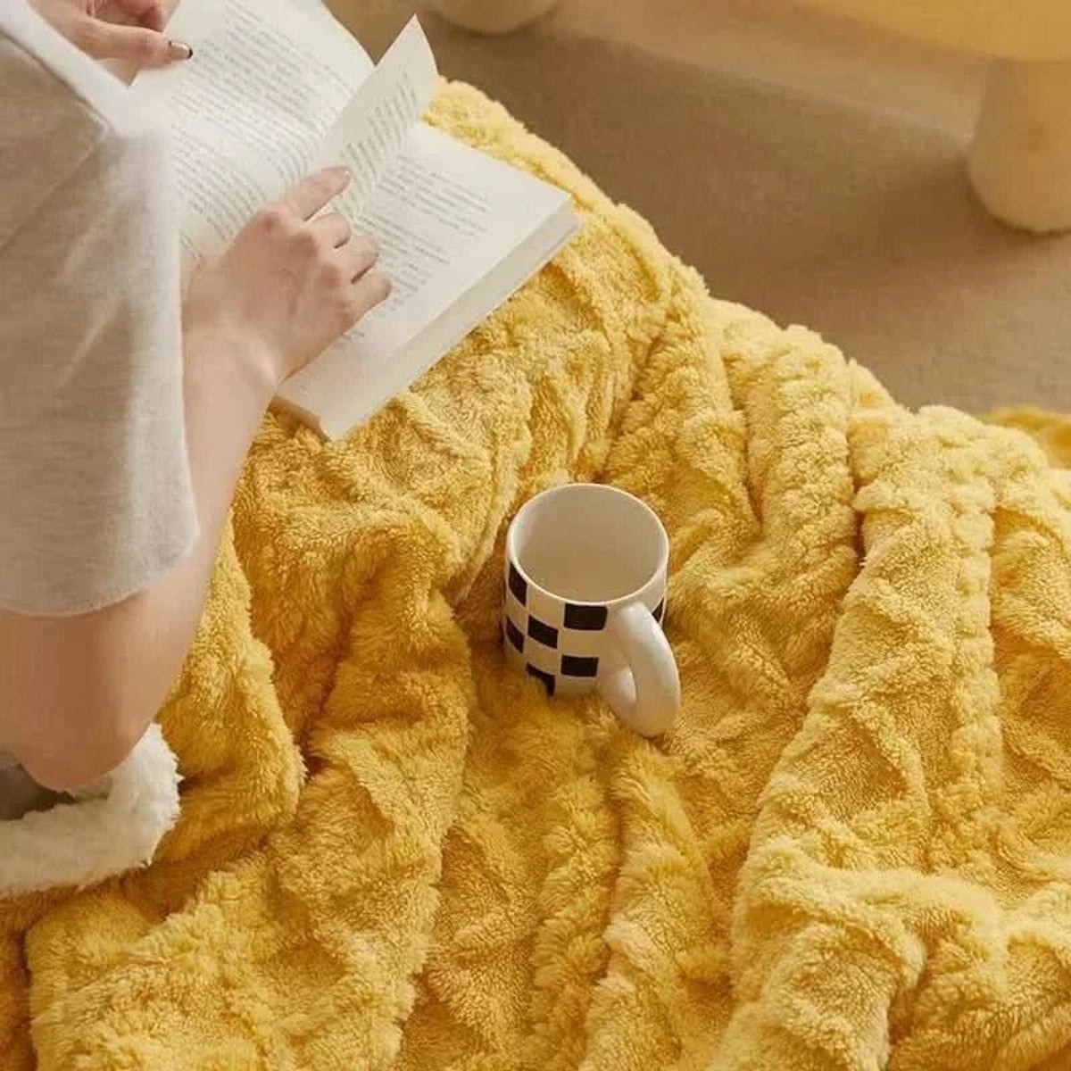 Lambswool Winter Thick Fleece Blanket - Image 5
