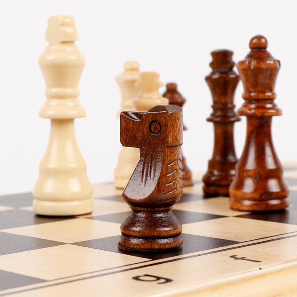 Magnetic Chess Set With Folding Board - Image 3