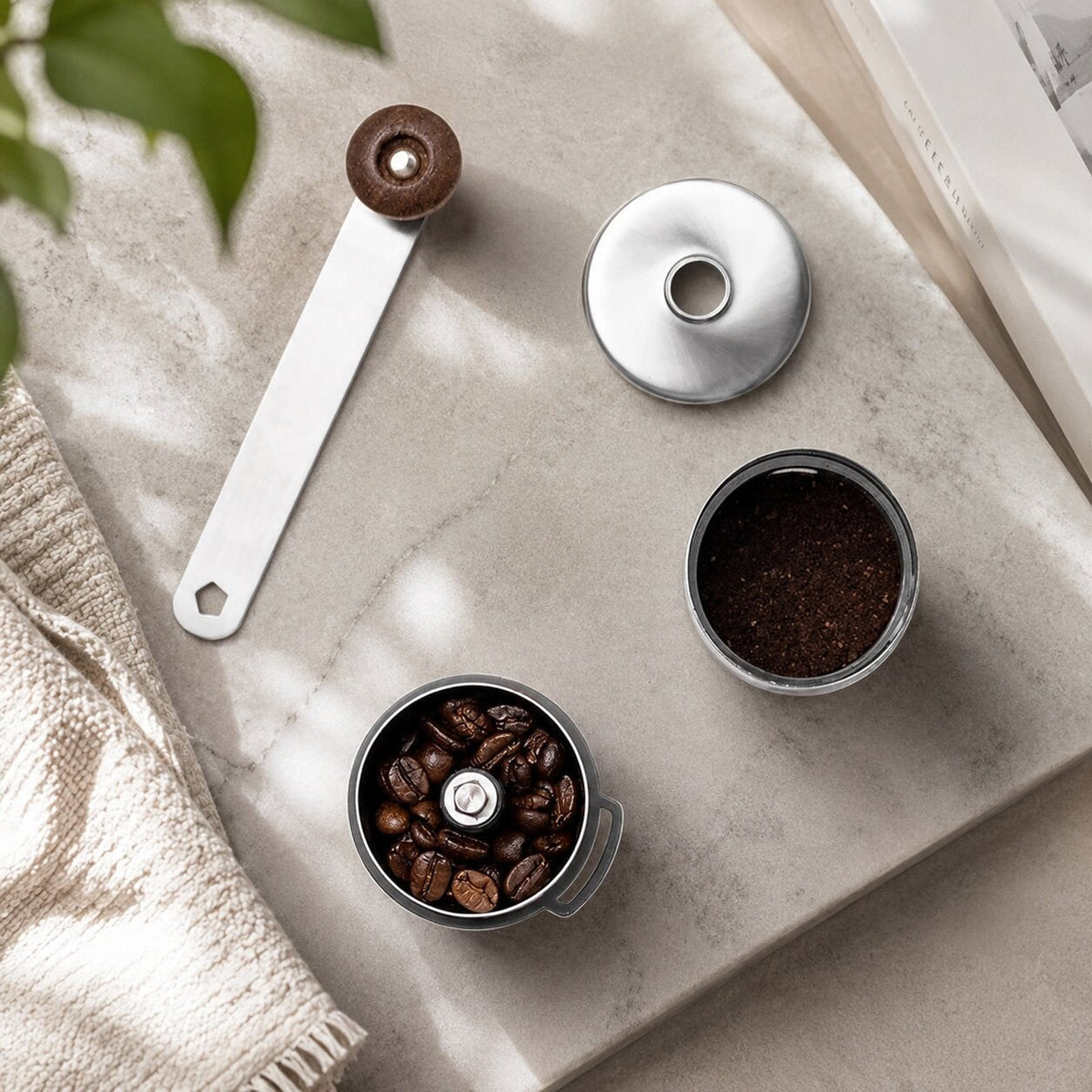 Manual Coffee Grinder With Ceramic Milling Mechanism And Foldable Crank - Image 3