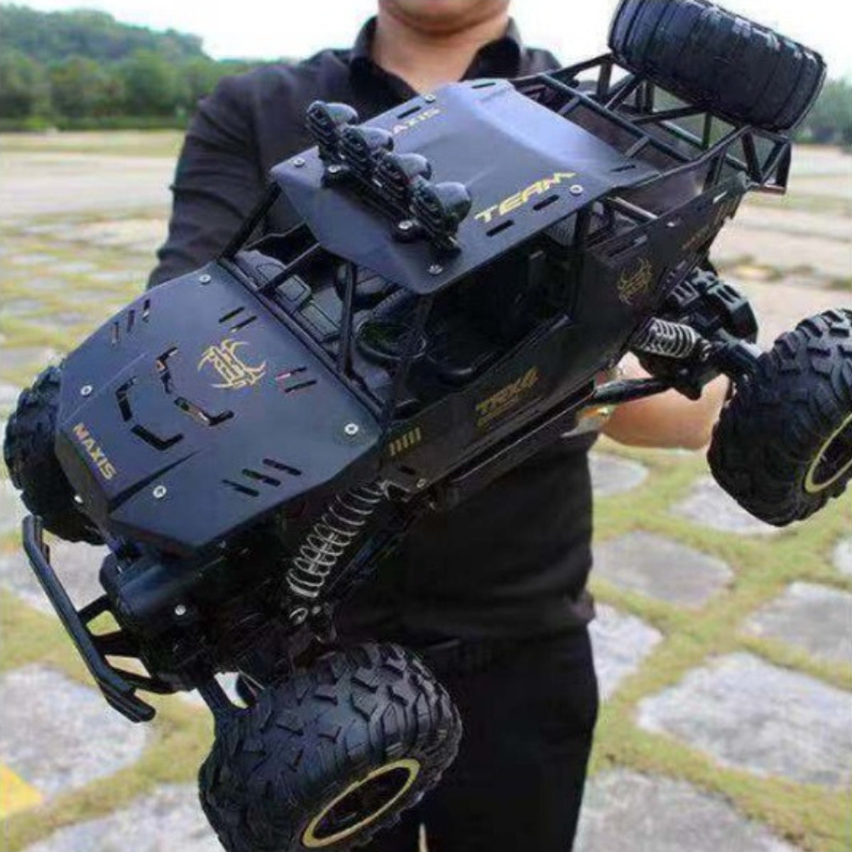 Maygo RC Offroad Car 4x4 Remote Control Vehicle For Children And Adults - Image 2