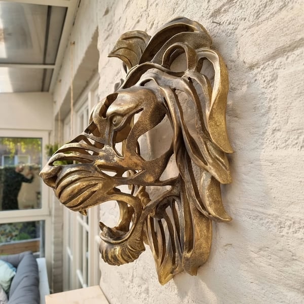 Metal Lion Head Wall Decoration Elegant And Strong For Indoor And Outdoor Use - Image 1