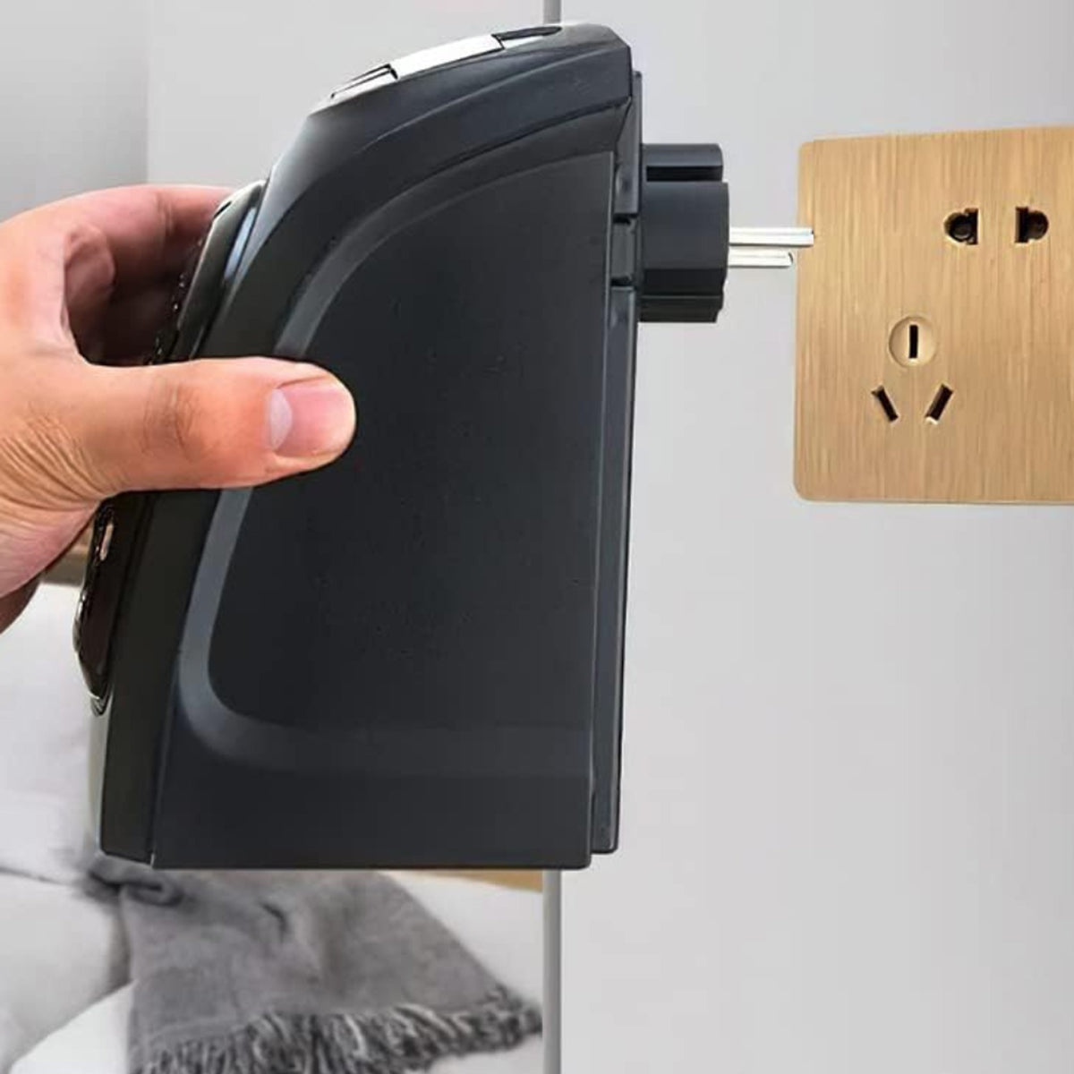 Plug-In Electric Fan Heater With Thermostat Portable And Wall-Mountable - Image 6