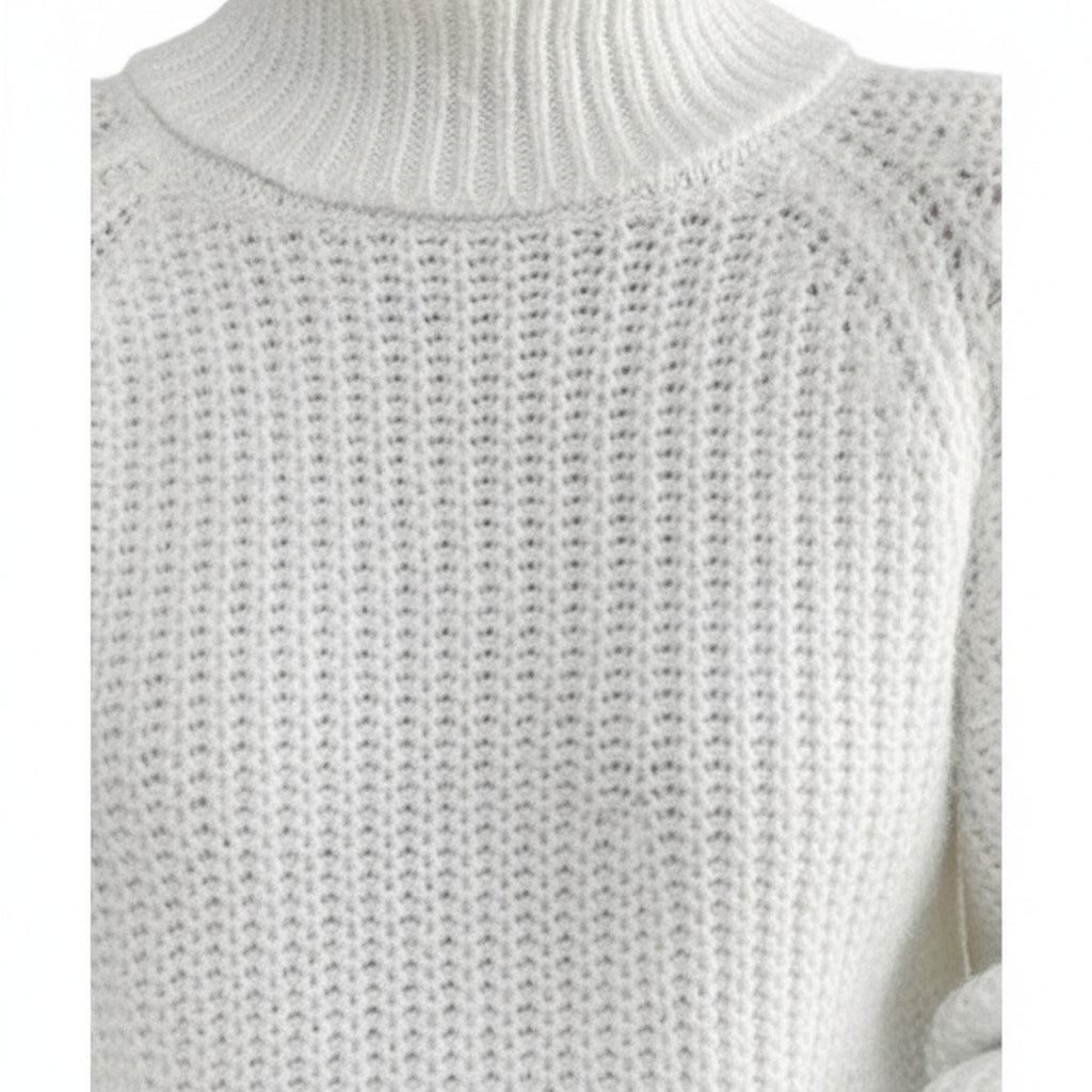 Ribbed Turtleneck Sweater In Chunky Knit With Relaxed Oversized Silhouette - detail