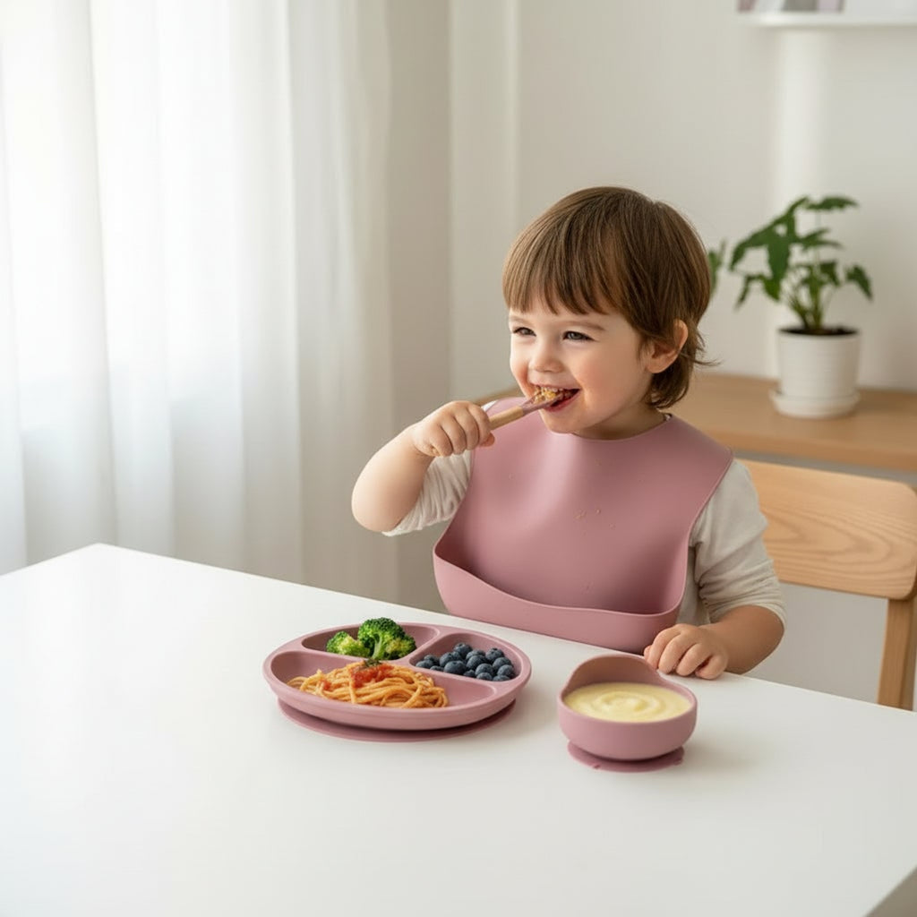Silicone Feeding Set For Babies Learning To Eat Independently - Image 1