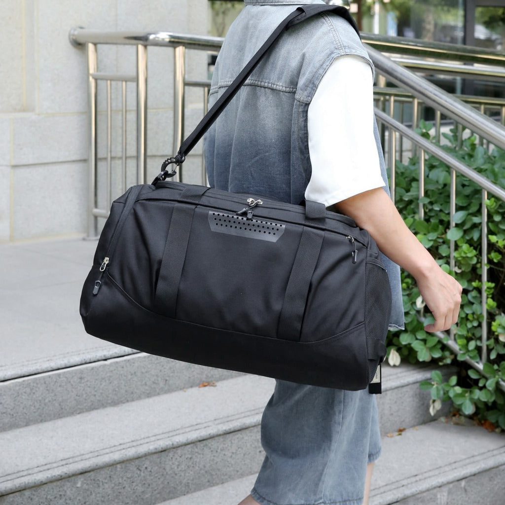 Sporty Travel Bag With Insulated Interior Compartment And Adjustable Shoulder Strap - Image 7