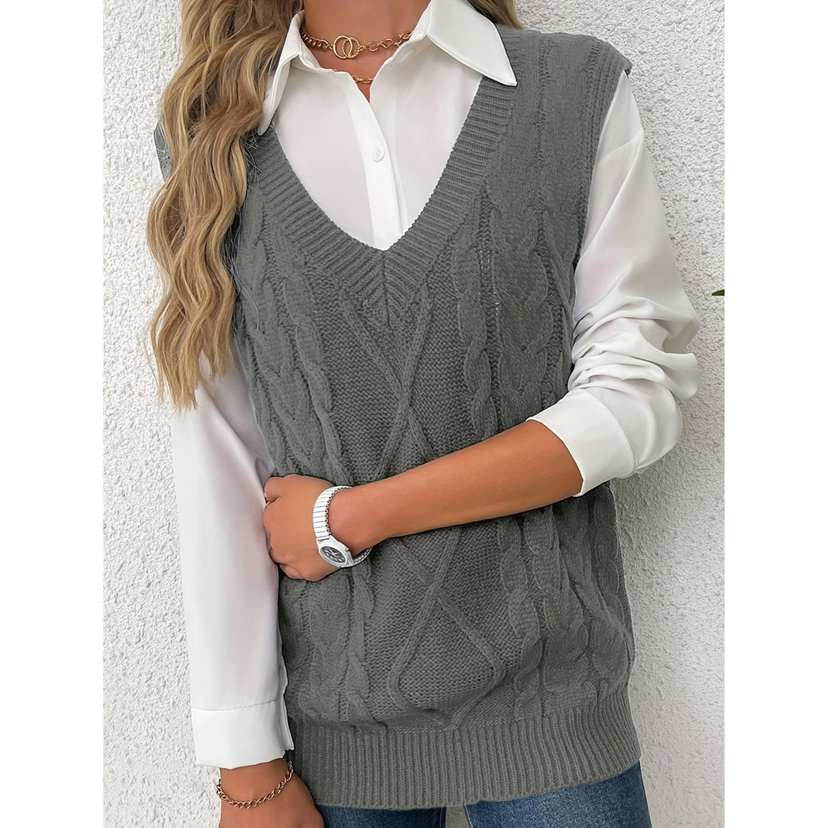 Sweater Vests with Knit V-Neck Design and Sleeveless Cut - Image 3