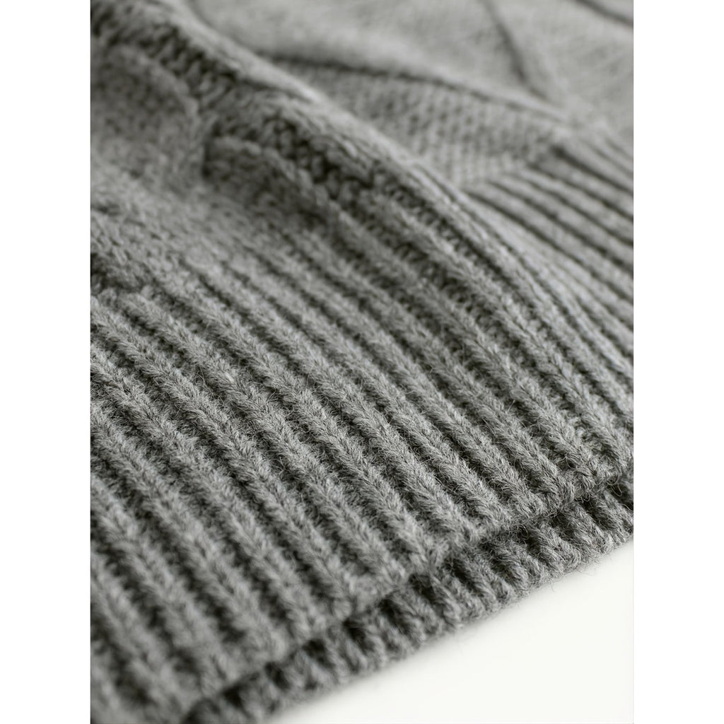 Sweater Vests with Knit V-Neck Design and Sleeveless Cut - Image 5