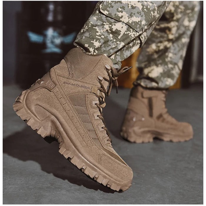 Tactical Boots with Rugged Military Style and Lace-Up - Image 5
