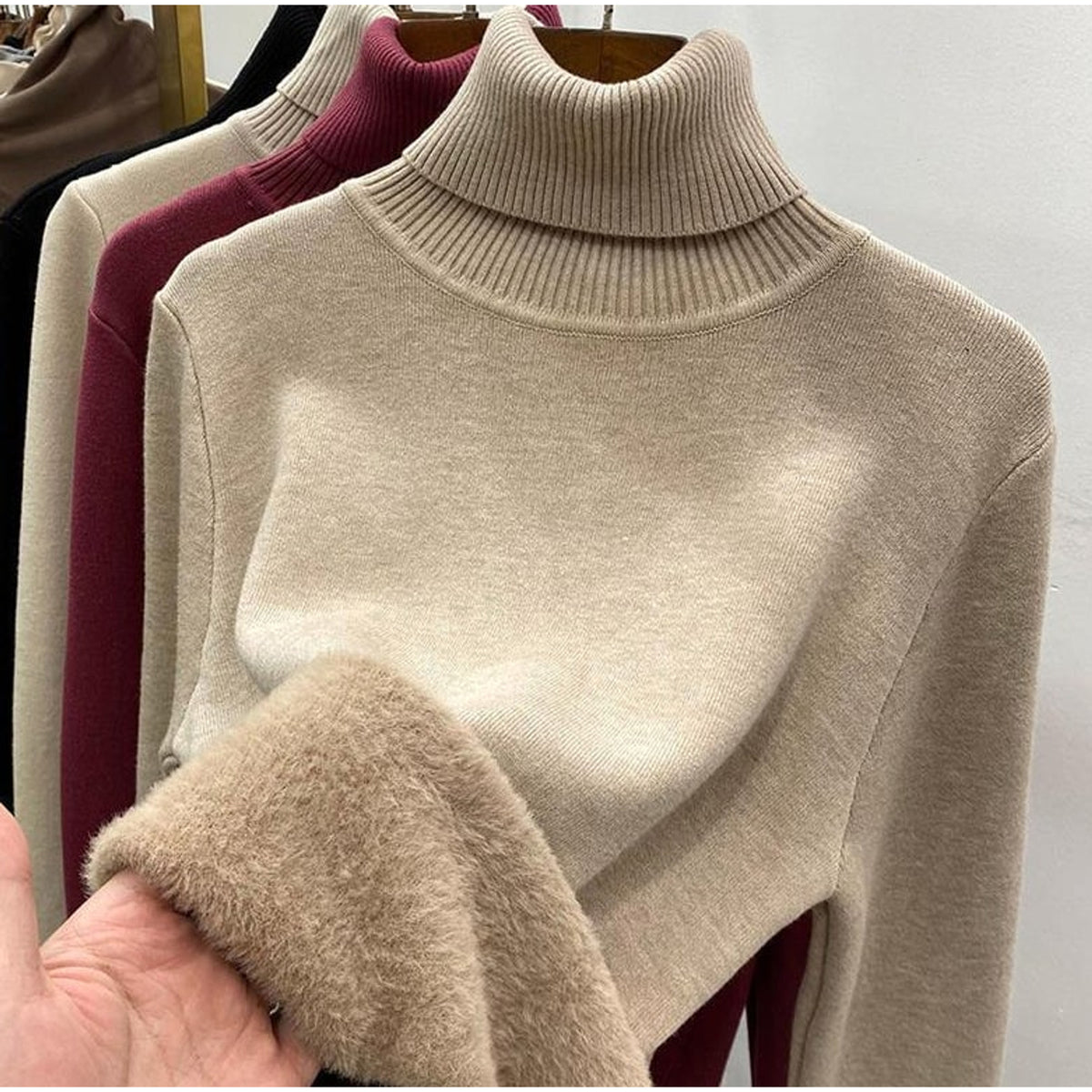 Thermal Undershirt With Thickened Fleece Knit For Warmth Without Bulk - Image 9