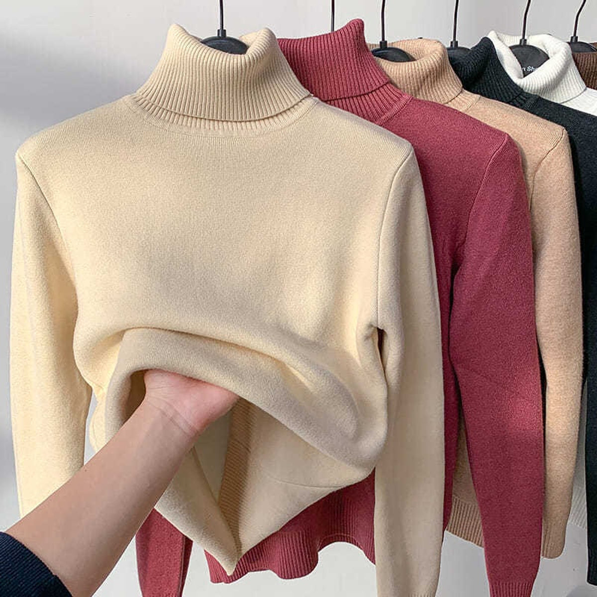 Thermal Undershirt With Thickened Fleece Knit For Warmth Without Bulk - Image 3
