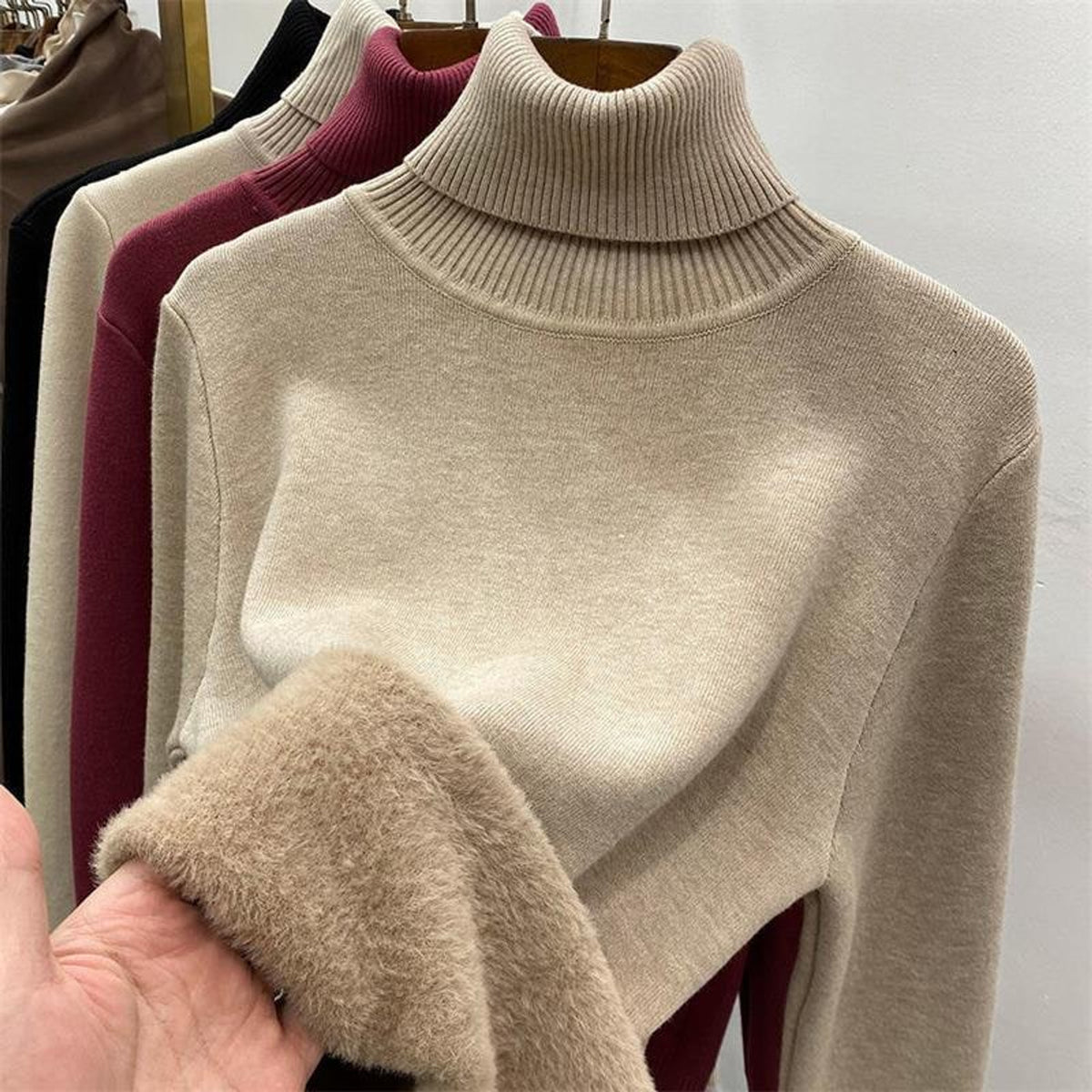 Thermal Undershirt With Thickened Fleece Knit For Warmth Without Bulk - Image 8