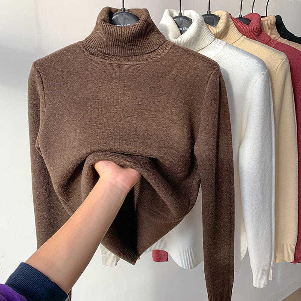 Thermal Undershirt With Thickened Fleece Knit For Warmth Without Bulk - Image 4