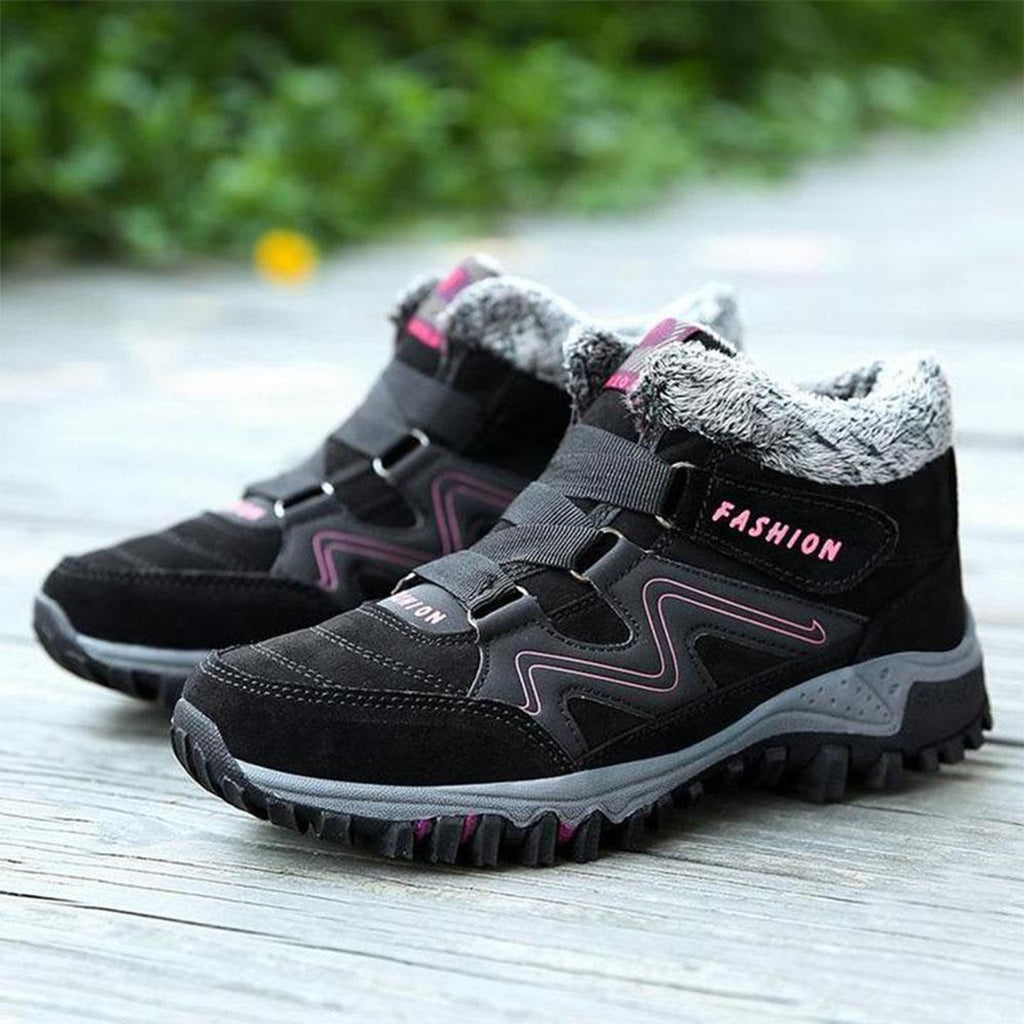 Winter Boots with Supportive Mid-Height and Non-Slip Outsole - Image 1