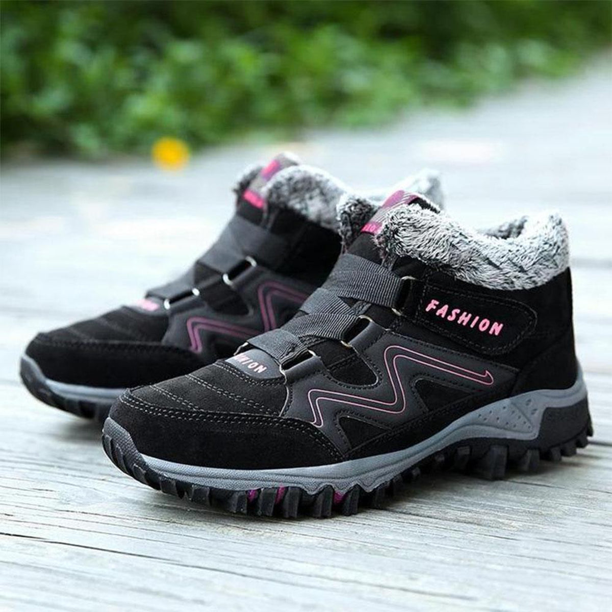 Winter Boots with Supportive Mid-Height and Non-Slip Outsole - Image 1