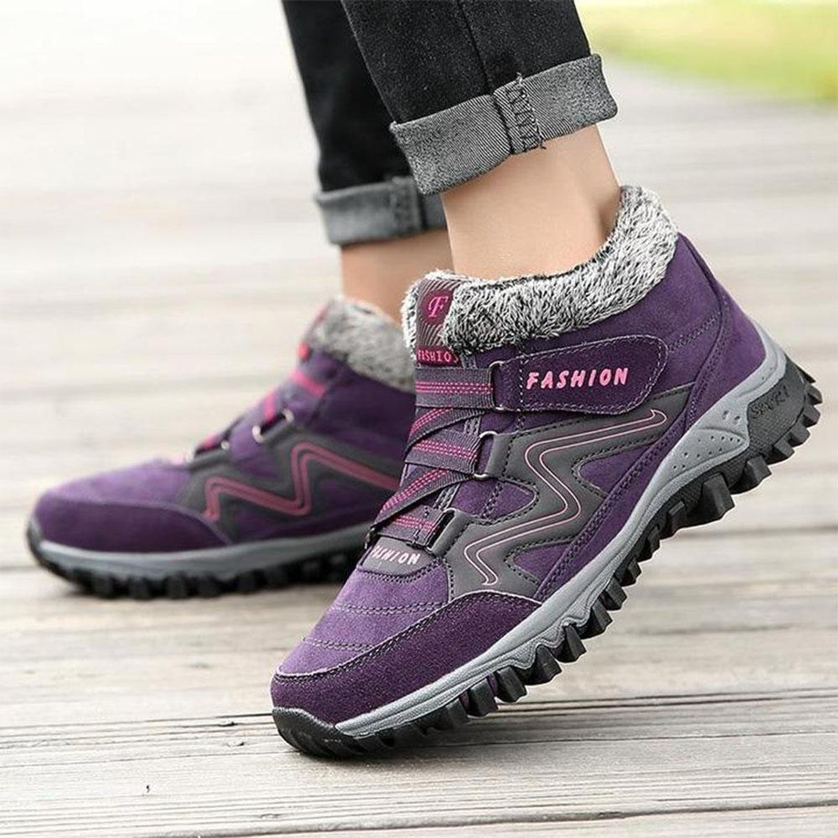 Winter Boots with Supportive Mid-Height and Non-Slip Outsole - Image 2