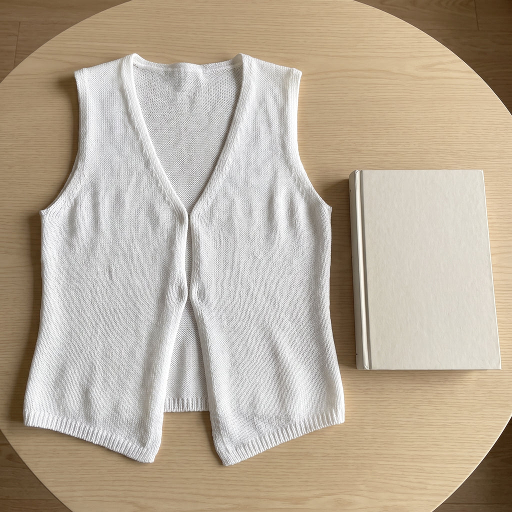 Women's Knit Vest Top With V-Neck And Closure For Fabric - scale