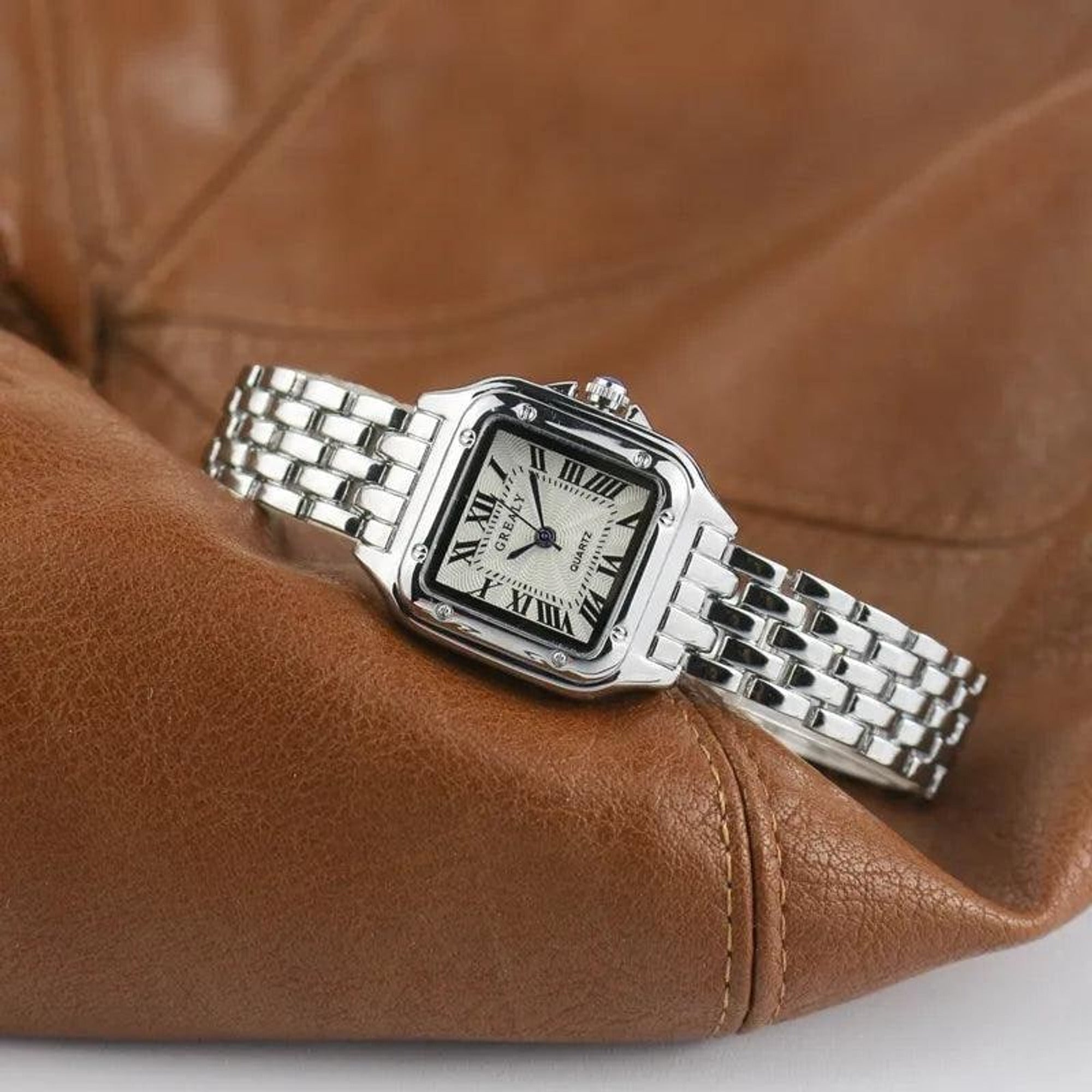 Women's Square Watch with Comfortable Link Bracelet and Roman Numerals - Image 2